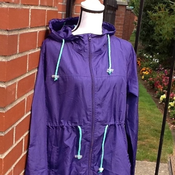 Weather Tamer Jackets & Blazers - Weather Tamer hooded windbreaker size L (12/14)